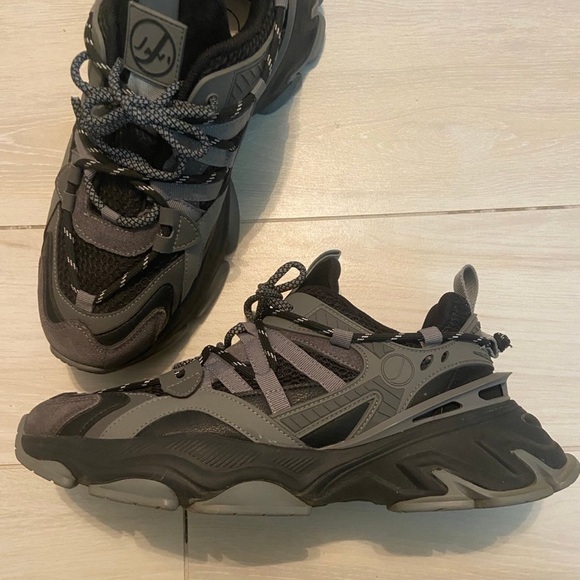 Javi Black and Grey Sneakers - Picture 3 of 5